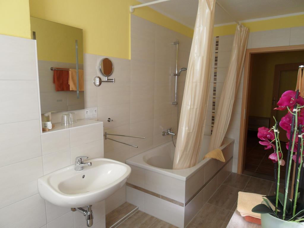 Altstadt Hotel Peiss 슈트랄준트 객실 사진