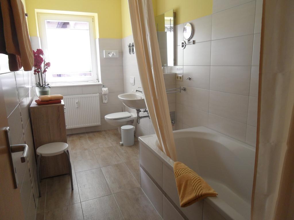 Altstadt Hotel Peiss 슈트랄준트 객실 사진