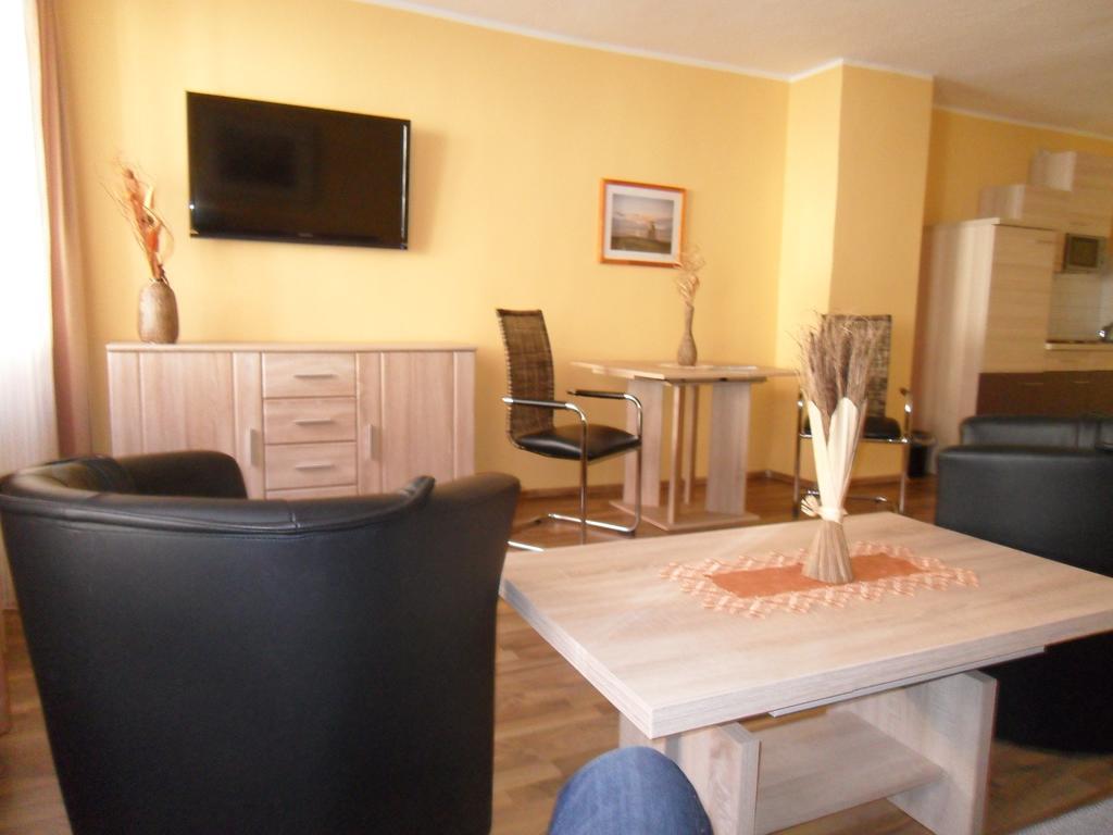Altstadt Hotel Peiss 슈트랄준트 객실 사진