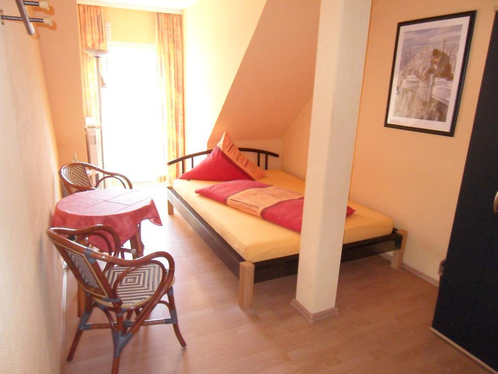 Altstadt Hotel Peiss 슈트랄준트 객실 사진